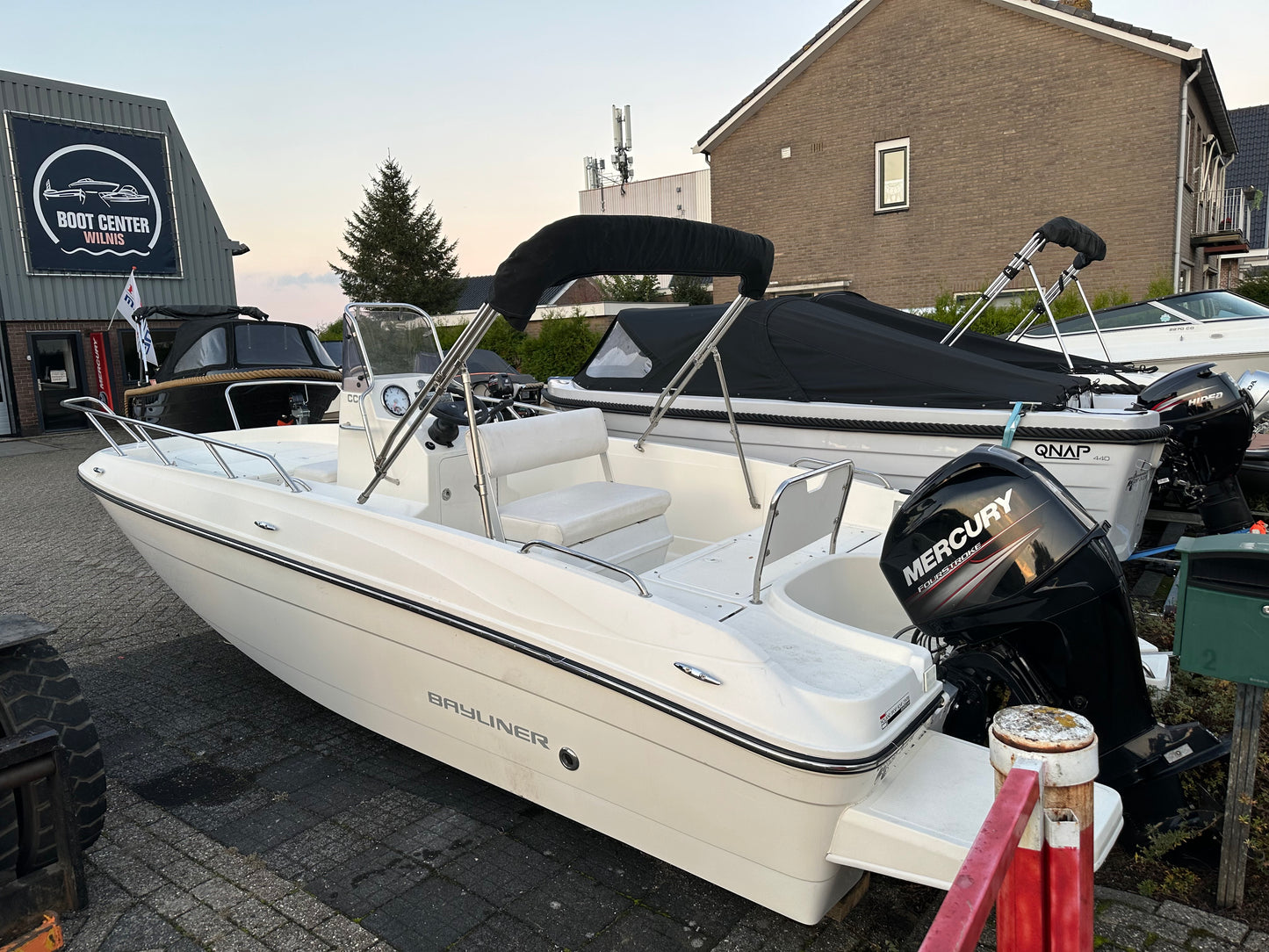 Bayliner element