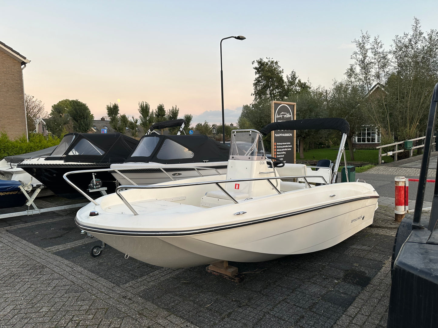 Bayliner element