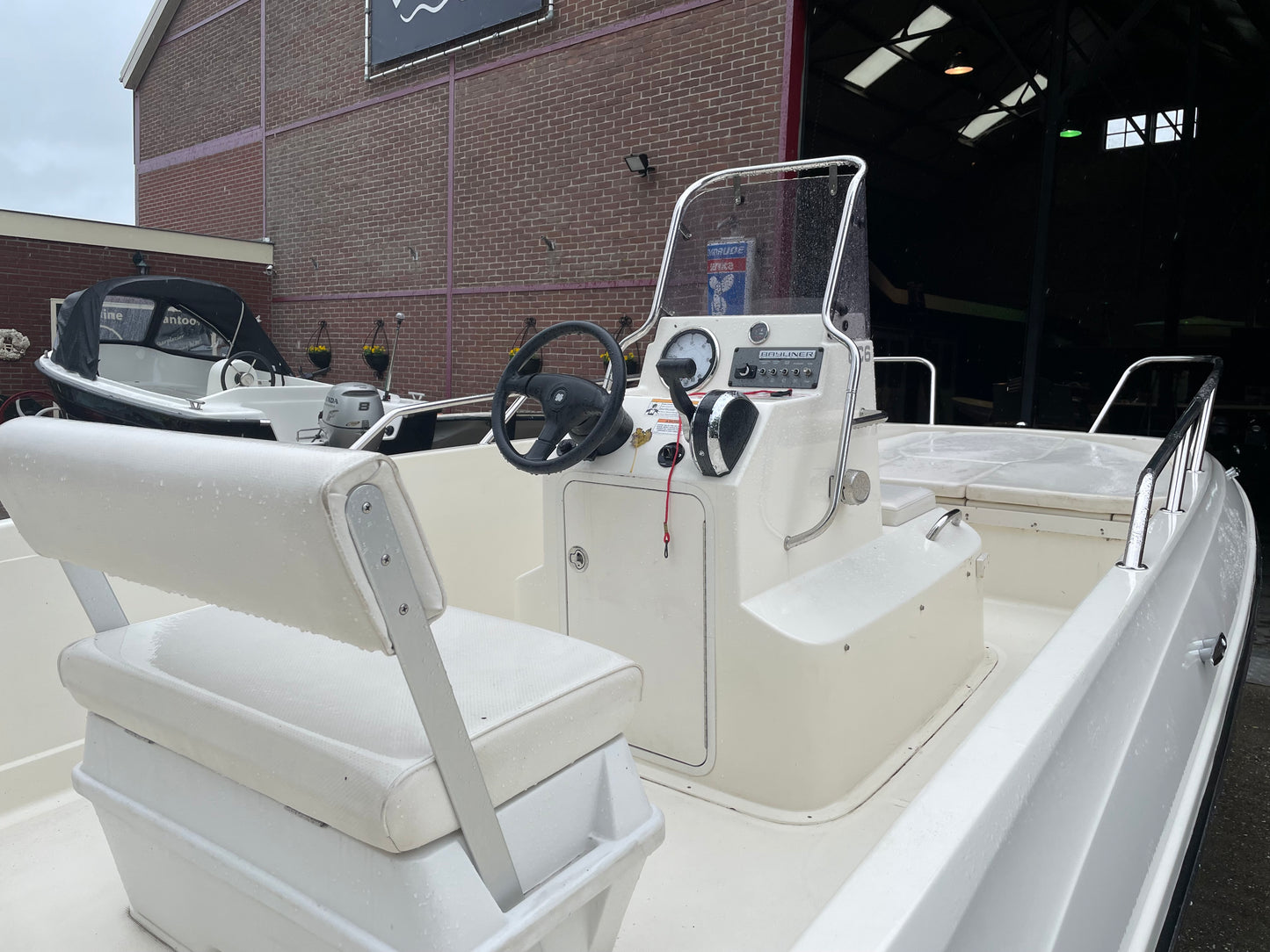 Bayliner element