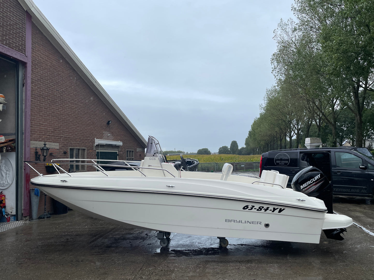 Bayliner element