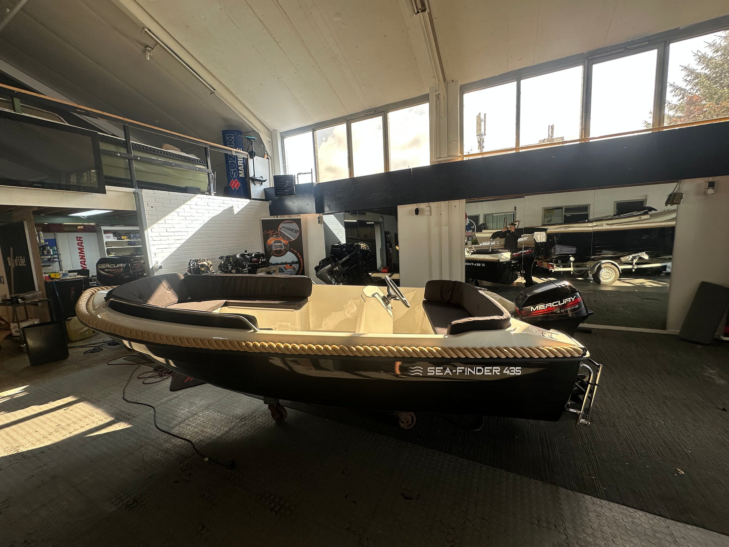 Nieuwe Sea - Finder 435 Mercury 9.9 pk