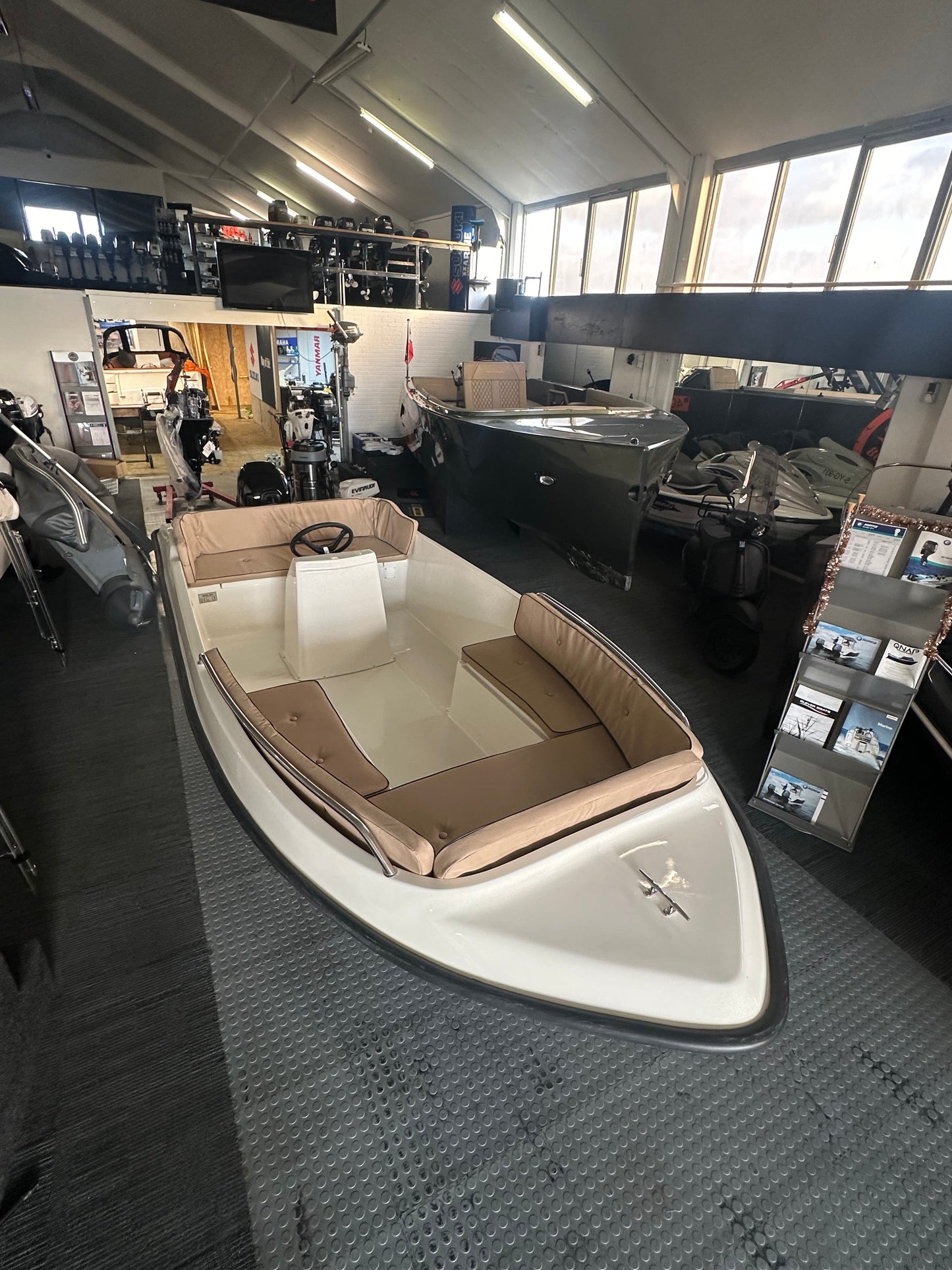 Nieuwe Seafinder 435 Hidea 9.9 pk